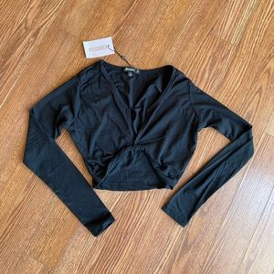 Black Twist Front Long Sleeve Crop Top